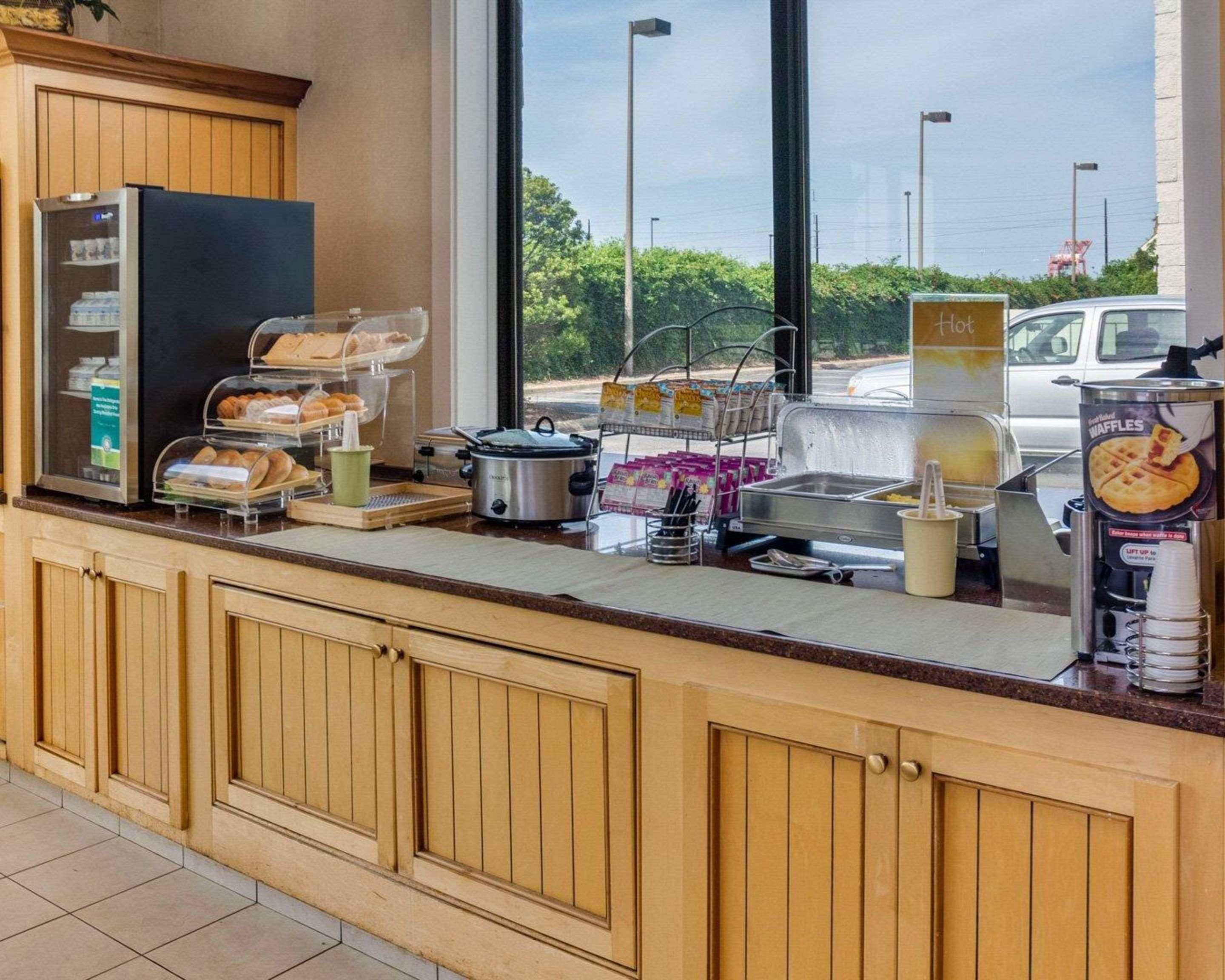 Econo Lodge Naval Station נורפולק מראה חיצוני תמונה